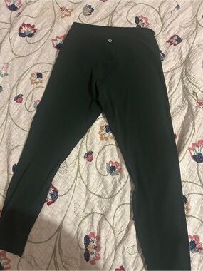 Deep Evergreen Lululemon High-Rise Fitted Leggings with Signature Logo